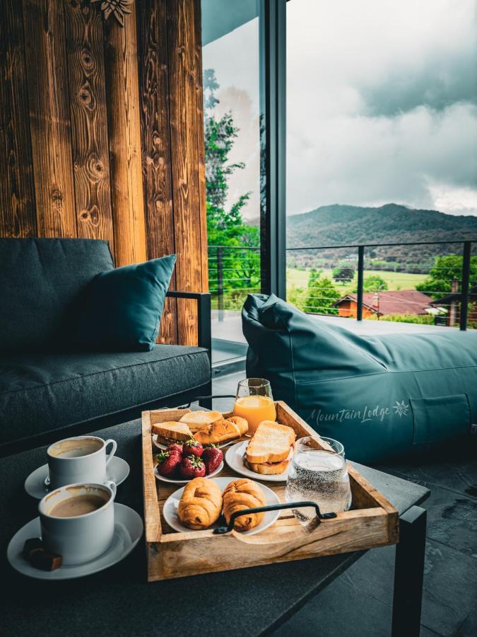 Mountain Lodge Rîşnov Extérieur photo
